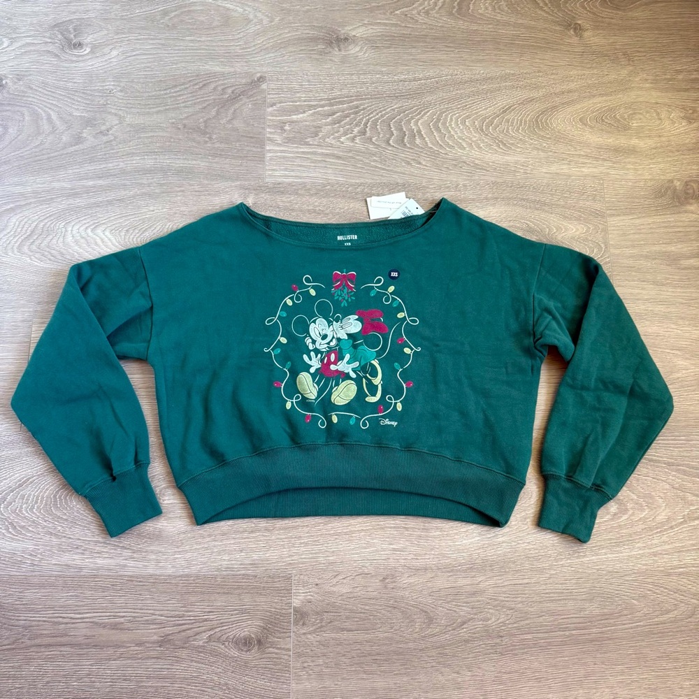 🆕 Women's Disney Festive Minnie Mouse Kissing Mickey Mouse Mistletoe Sweater